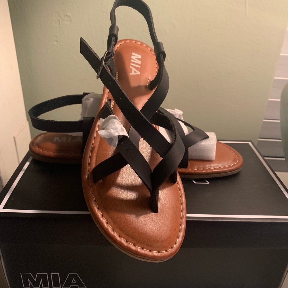 Cute summer strappy sandals, size 7